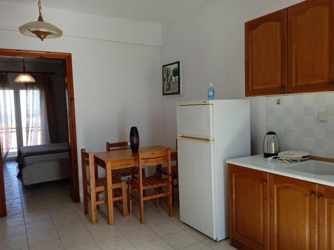 Appartement Little Lepanto à Áfitos Extérieur photo